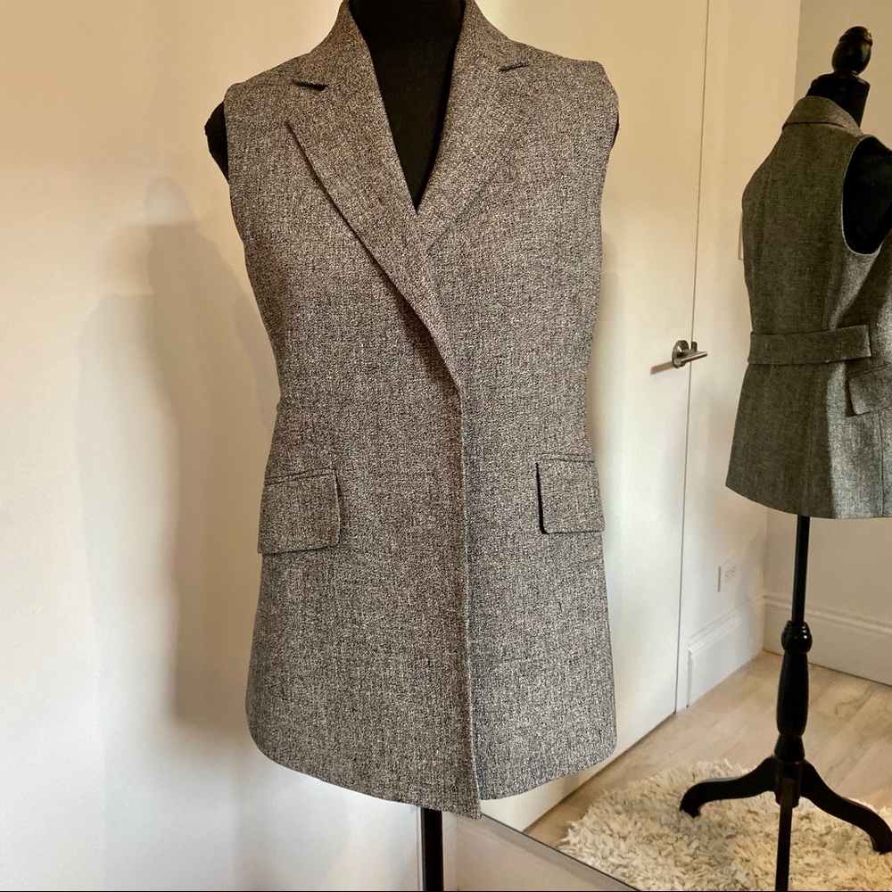 Theory Women's grey vest